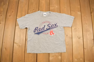 Vintage 1990s MLB Boston Red Sox Graphic T-Shirt / Made In USA / MLB Baseball / 90s Streetwear / Sportswear