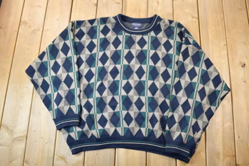 Vintage 1990s Royal Knight Knit Crewneck Sweater / 90s Crewneck / Made In USA / Preppy Pattern Knit