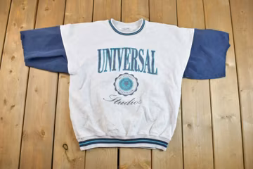 Vintage 1990s Universal Studios Souvenir Sweater T-Shirt / Vintage Streetwear / Vacation Tee / Travel T Shirt