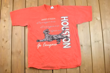Vintage 1990s University Of Houston Go Cougars Collegiate T-Shirt / NCAA Tee / Americana / Sportswear