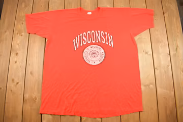 Vintage 1990s University of Wisconsin Collegiate T-Shirt / NCAA Tee / Americana / Sportswear