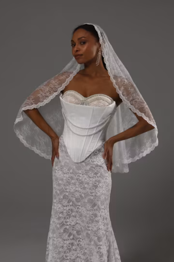 Mantilla Wedding Veil, Chantilly Lace Edge Bridal Veil, One Tier Soft Tulle Veil