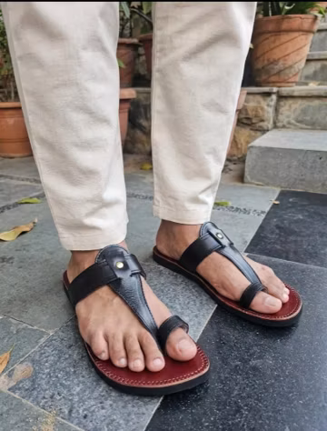 Handcrafted Men's Leather Kolhapuri Sandals, Traditional Indian Ethnic Thumb Loop Paduka flats for Men
