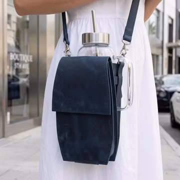 Custom leather water bottle bag, Leather water bottle sling, Leather water bottle crossbody, Water bottle carrier bag, Leather bottle holder