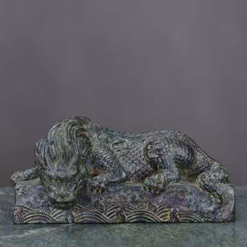 Exquisite bronze auspicious beast paperweight ornament, handcrafted purely by hand from Chinese antiques.
