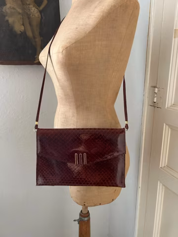 Vintage Mahogany Snakeskin Bag: 80s Shoulder Clutch with Detachable Strap