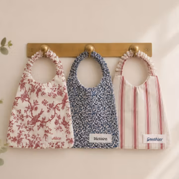 Bavoir élastique bébé personnalisé • Plusieurs tissus au choix