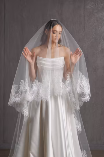 Chantilly Lace Wedding Veil: Two-Tier Cathedral Bridal Veil - Light Ivory