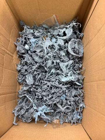 Wholesale DnD Miniatures Box – Misprints & Defective Minis for Kitbashing and Terrain Projects 0.5kg, 1.1lb
