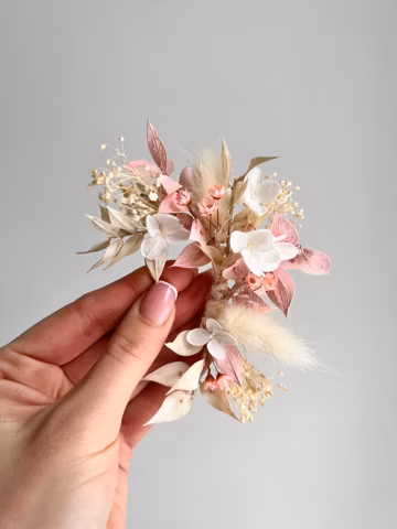 Flower ear cuff Bridal Hair accessory Wedding flower ear cuff Pink ear cuff Climber Floral accessory Pink Bridal Hair pins Pale Pink wedding