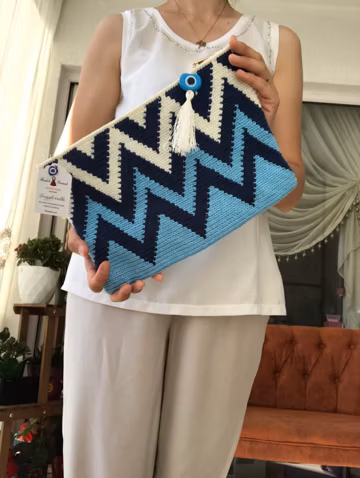 Handmade Crochet Clutch Bag: Boho Evening Pouch