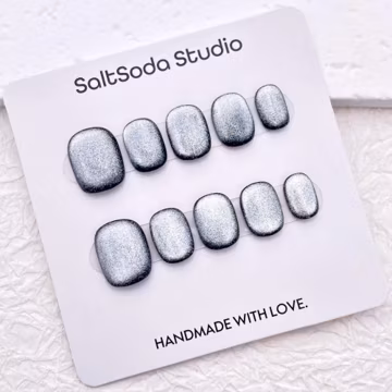 Handmade Black Cat Eye Press On Nails: Short Round Style