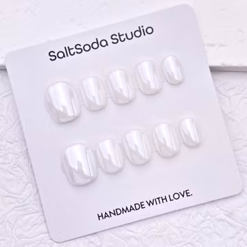 Simple Handmade Press On Nails: Glossy White Color, Short Round