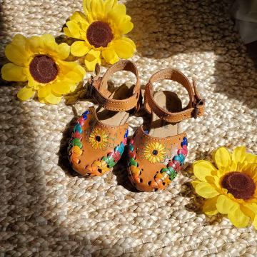 Huarache sandal sunflower for baby / mexican sandals for babies/ huaraches artesanales de bebe/ huarache mexicano de girasol para bebe