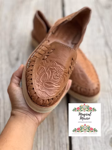 Huarache sandals rose tooled/ black huarache/ leather sandals tooled/ Mexican sandals women/ huarache shoe women/ leather sandals women