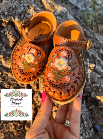 Huarache sandal baby girl/ Mexican sandals girl/ leather sandals girl/ Mexico huarache girl/ huaraches de niña/ baby sandals embroidered