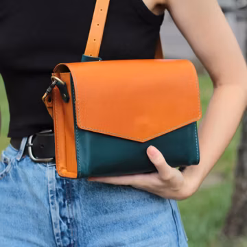 Leather Crossbody Bag: Minimalist Everyday Shoulder Purse Women's Leather Handbag