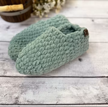 Handmade Crochet Slipper Socks: Plush Blanket Yarn, Cozy Gift