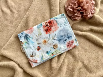 Floral Waterproof Wet Bag: Reusable Cloth Pad Storage