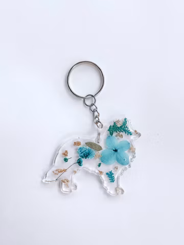 Handmade Collie Keychain: Resin, Dried Flowers & Gold Foil