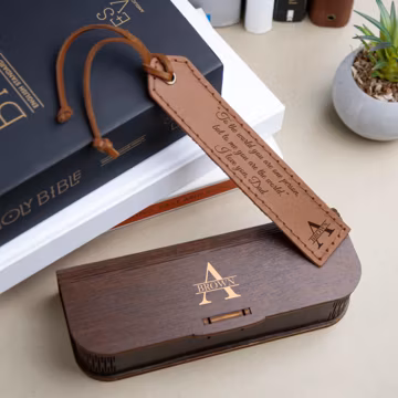 Personalized Leather Bookmark, Booksworm Bookmark, Personalised Leather Bookmark, Dad Mom Boyfriend Girlfriend Husband Gift, Christmas Gift