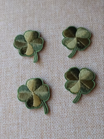 Set of 4pcs 40pcs bulk lot green Lucky clover embroidered iron on patch 3.5x4.5cm diy sewing
