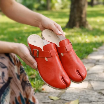 Women Red Smooth Leather Split-Toe Tabi Clog Slipper, Barefoot Sport Sandal