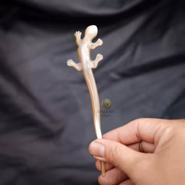 Handmade Buffalo Horn Gecko Hair Stick - Unique Natural Ox Horn Lizard Hair Pin for Bun Long Hair
