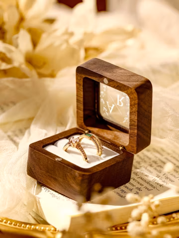 Personalized Wood Ring Box, Wooden Ring Box with Glass Lid, Ring Box Proposal, Wedding Proposal, Ring Bearer Box, Walnut Ring Box