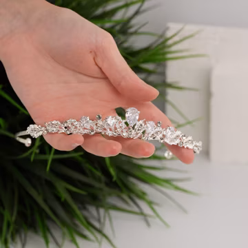 Bridal Tiara Bridal Crown Wedding Tiara Sweet 16 Crown Crystal Bridal Crown Princess Crown Princess Tiara Communion Crown Birthday Crown