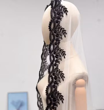 Beaded Black floral lace trim Mantilla veil with comb Gothic Wedding Veil black lace Veil Cathedral long veil