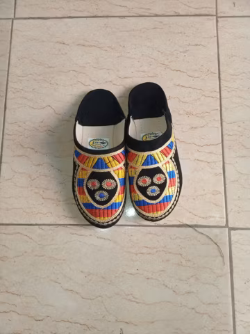 Moroccan Babouche Slippers: Handmade Leather, Unisex Comfort