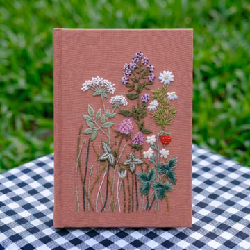Sage Linen Notebook with Embroidered Queen Anne’s Lace Wreath, Botanical Hardcover Journal Gift