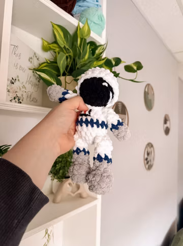 astronaut | doll, astronaut, amigurumi pattern, doll crochet, PDF pattern, low sew, plush yarn, crochet pattern, space, spaceman