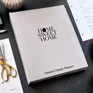 Handmade Home Planner Binder: Family Organizer, Budgeting
