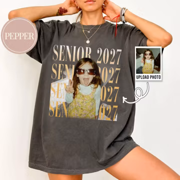 Personalised Vintage Photo And Year Senior Shirt: Custom Graduate Picture Shirt, Class of 2027 Graduation Gift, Retro Senior Boy Girl Shirt