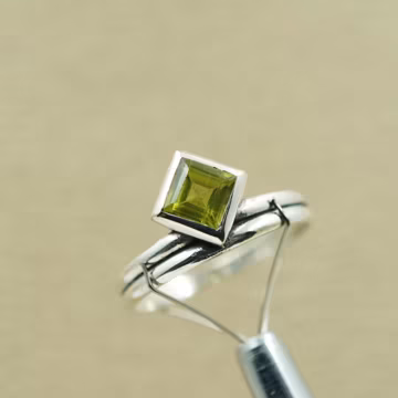 Natural Green Peridot Ring in Sterling Silver, Princess Cut Gemstone Ring, Minimalist Statement Ring, August Birthstone Gift