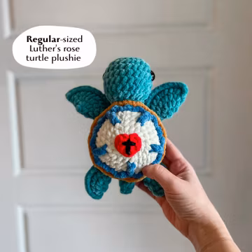 Plush crochet amigurumi turtle stuffie with Luther's rose on its shell, lutheran plushie toy, regular size, chenille or blanket yarn