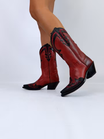 Vintage Cowboy Boots Red Black e Leather Western Americana Cowgirl Texas Rodeo Festival Statement Western Footwear