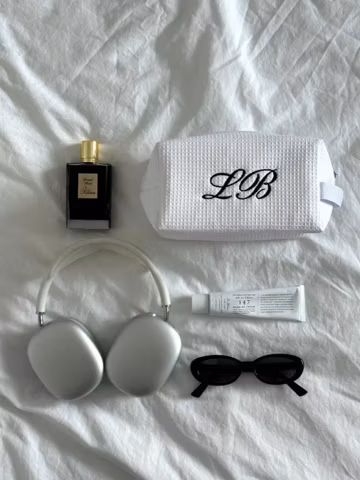 Personalized Makeup Bag with Initials – Modern Minimalist Cosmetic Bag, Aesthetic Waffle Toiletry Pouch, Bridesmaid Gift, Bride Bag