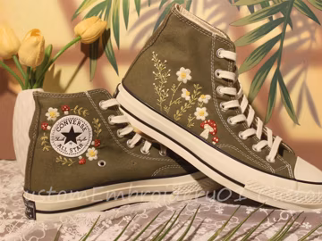 Custom Converse embroidered shoes Converse Chuck Taylor 1970s embroidered Daisy&Mushrooms Converse shoes Best wedding gift for her
