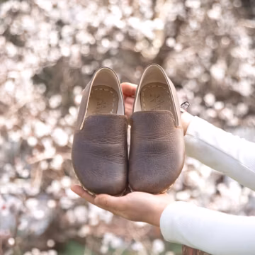 Leather Grounding Shoes: Women's Wide Barefoot Earthing Shoes, Charm Brown