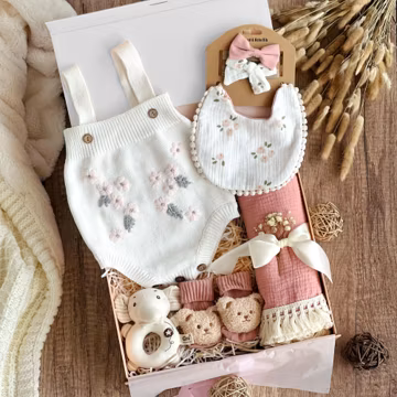 Baby Gift Box, Baby Shower Gift Box, Baby Gift Box Set, Baby Girl Present, Welcome Baby Gift, Newborn Gift Set, Baby Shower Gift Basket