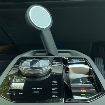 UK market - BMW iX MagSafe Wireless Charging Stand - UK–Driver-Focused Mount – iPhone MagSafe Compatible
