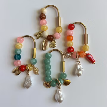 Beaded Carabiner Bag Charm – Personalized Initial Keychain Accessory