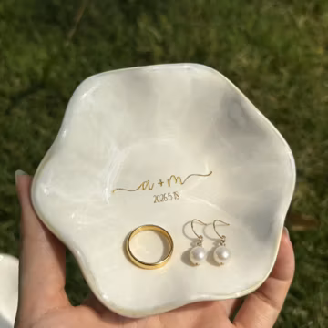 Engraved Ceramic Jewelry Dish-Custom Initials Ring Ceramic Tray-Personalized Earrings Holder with Name-Bridesmaid Gift-Wedding Gift for Her