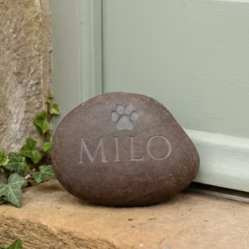 Personalised Pet Memorial Stone | Engraved Dog or Cat Paw Print Pebble | Engraved Keepsake Gift