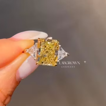 5.0Ct Clarity IGI Certified Yellow Radiant Cut Lab Grown Three Stone Diamond Anniversary Ring,Side Trillion Cut 14kWhite Gold ,Cathedral Set