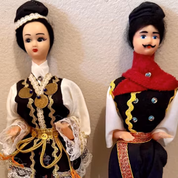 Vintage ethnic man& woman doll in national costume