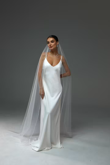 Soft veil with pencil edging